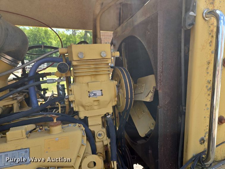 image for item EV1699 1991 Terra-Gator 1664 T manure spreader truck