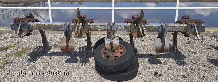 image for item EV1699 1991 Terra-Gator 1664 T manure spreader truck