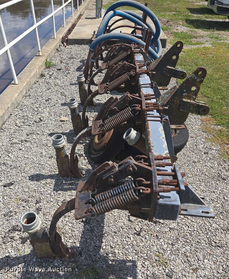 image for item EV1699 1991 Terra-Gator 1664 T manure spreader truck