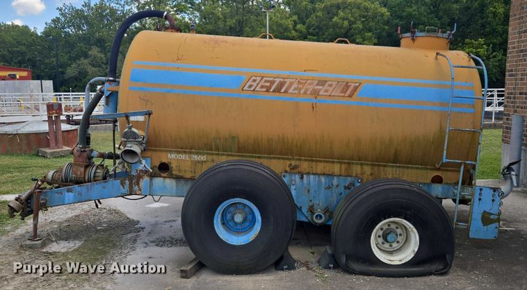 image for item EV1700 Better-Bilt 2500 manure spreader