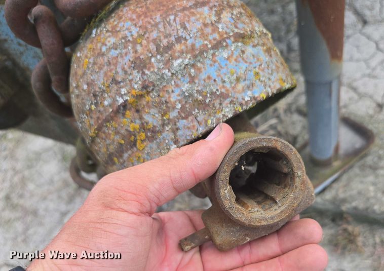 image for item EV1700 Better-Bilt 2500 manure spreader