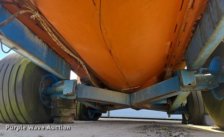 image for item EV1700 Better-Bilt 2500 manure spreader