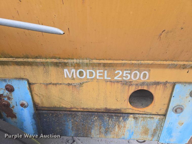 image for item EV1700 Better-Bilt 2500 manure spreader