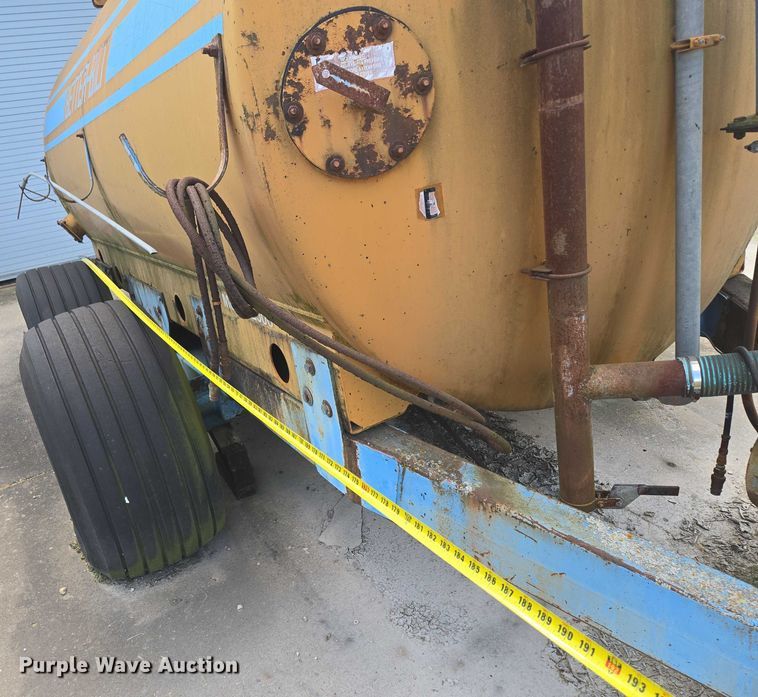 image for item EV1700 Better-Bilt 2500 manure spreader