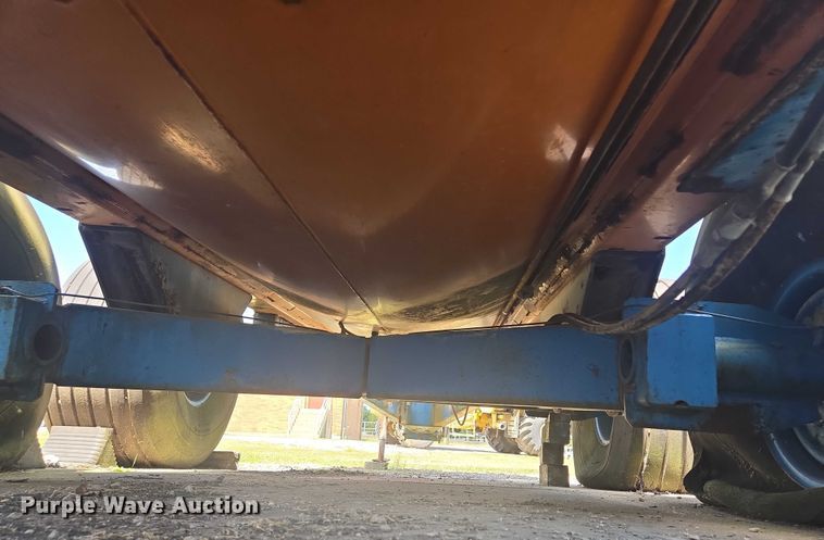 image for item EV1700 Better-Bilt 2500 manure spreader