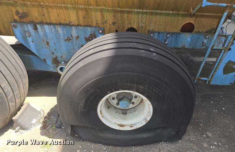 image for item EV1700 Better-Bilt 2500 manure spreader