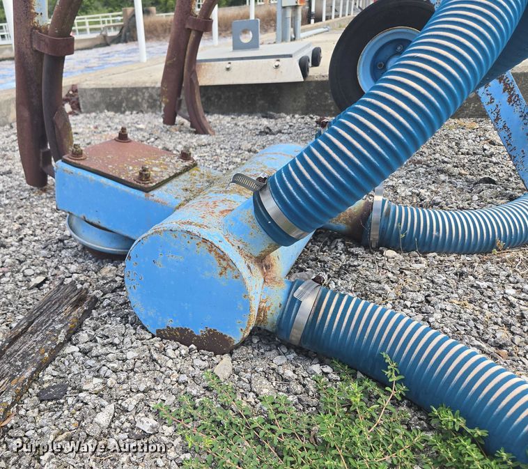 image for item EV1700 Better-Bilt 2500 manure spreader