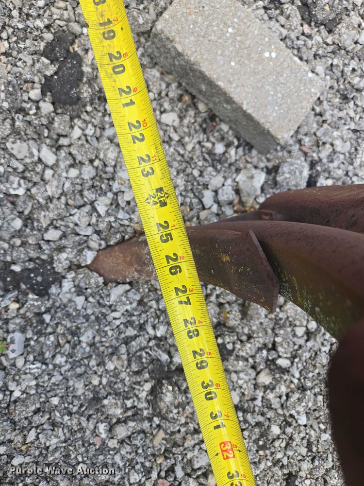 image for item EV1700 Better-Bilt 2500 manure spreader