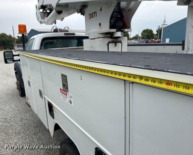 image for item EV1742 2015 Ford  F550 XL Super Duty  bucket truck