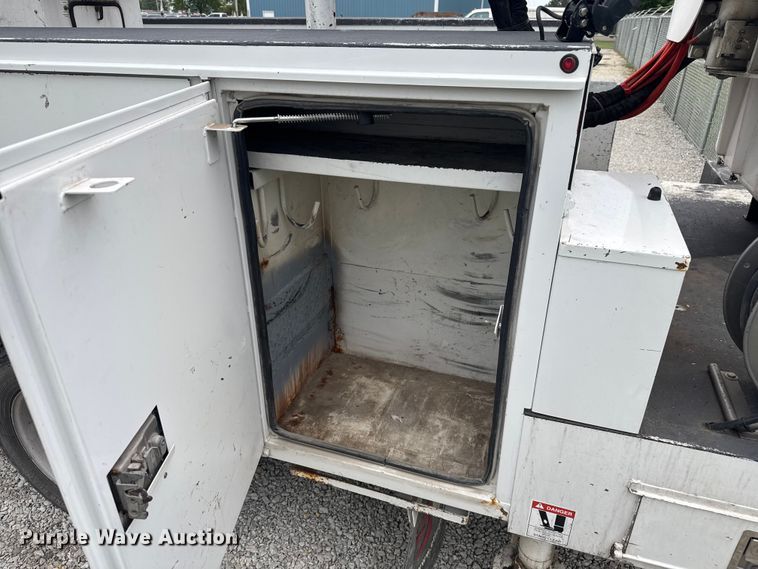 image for item EV1742 2015 Ford  F550 XL Super Duty  bucket truck