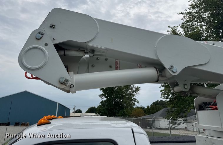 image for item EV1742 2015 Ford  F550 XL Super Duty  bucket truck