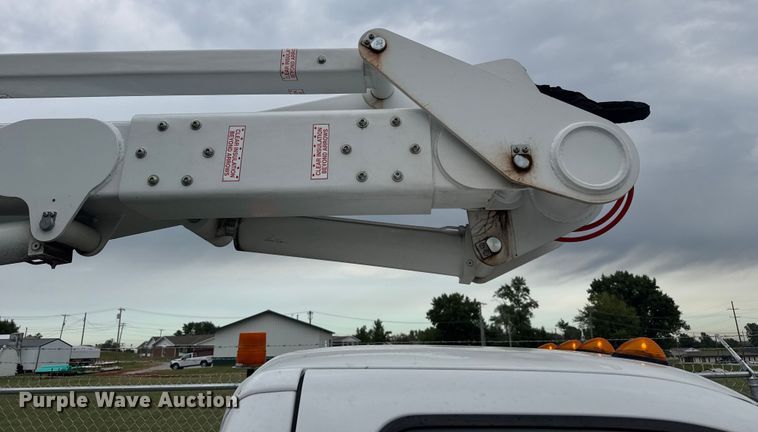 image for item EV1742 2015 Ford  F550 XL Super Duty  bucket truck