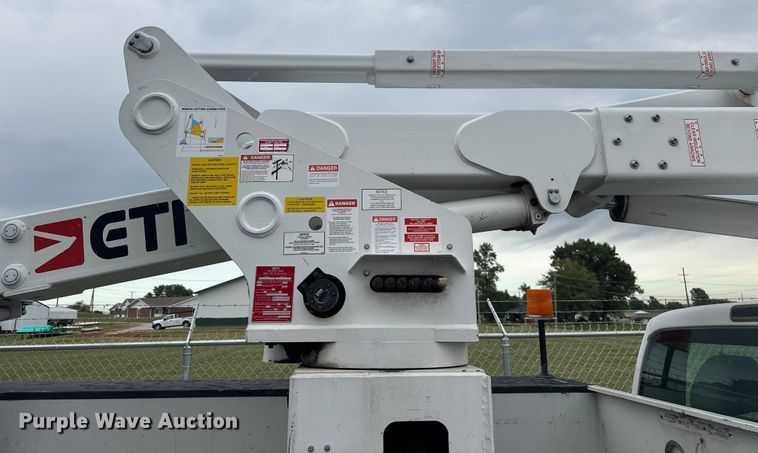 image for item EV1742 2015 Ford  F550 XL Super Duty  bucket truck