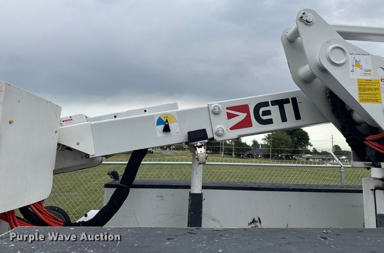 image for item EV1742 2015 Ford  F550 XL Super Duty  bucket truck