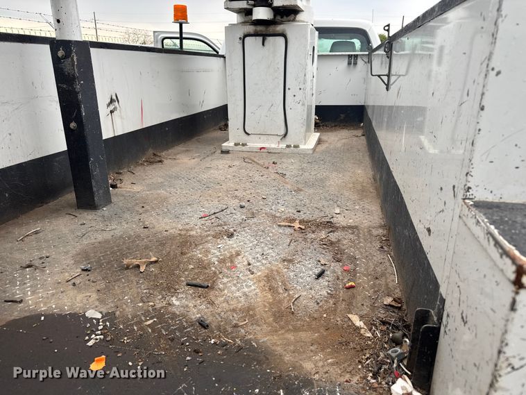 image for item EV1742 2015 Ford  F550 XL Super Duty  bucket truck