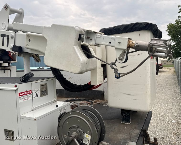 image for item EV1742 2015 Ford  F550 XL Super Duty  bucket truck