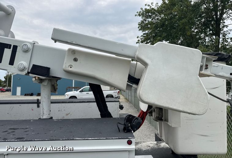 image for item EV1742 2015 Ford  F550 XL Super Duty  bucket truck