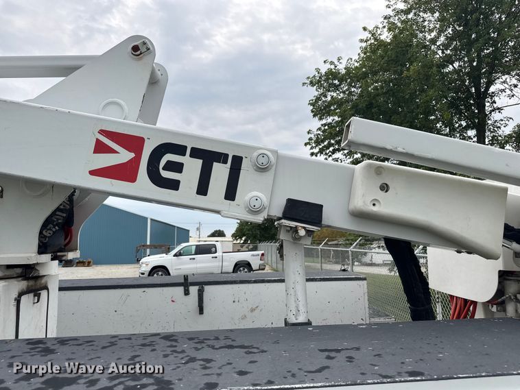 image for item EV1742 2015 Ford  F550 XL Super Duty  bucket truck