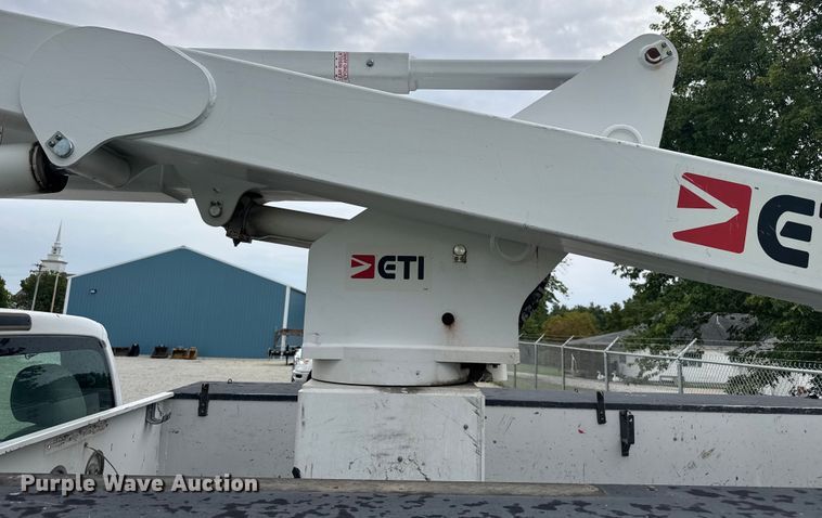 image for item EV1742 2015 Ford  F550 XL Super Duty  bucket truck