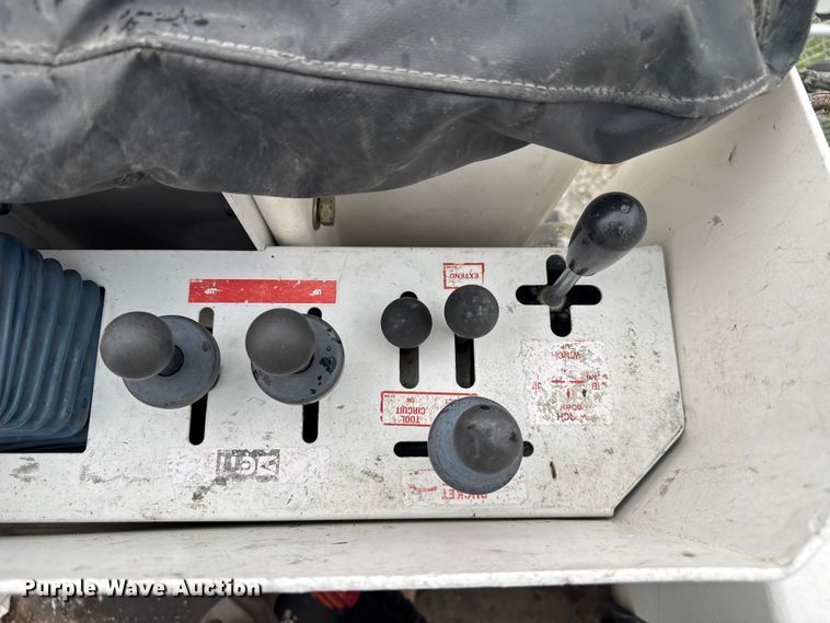 image for item EV1742 2015 Ford  F550 XL Super Duty  bucket truck