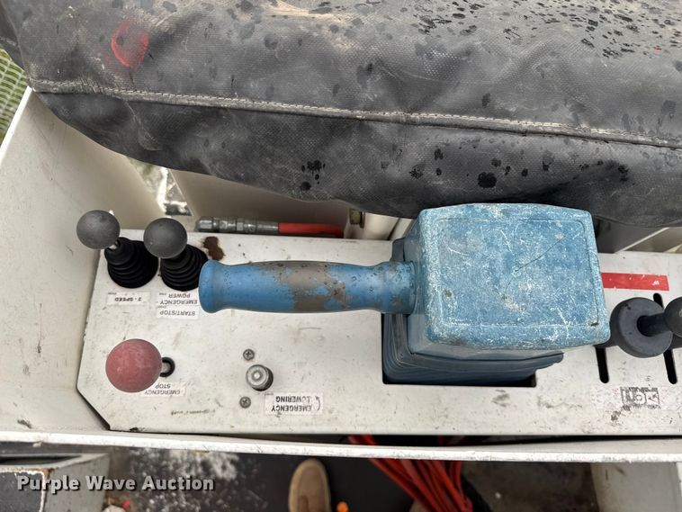 image for item EV1742 2015 Ford  F550 XL Super Duty  bucket truck