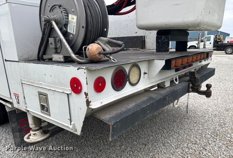 image for item EV1742 2015 Ford  F550 XL Super Duty  bucket truck