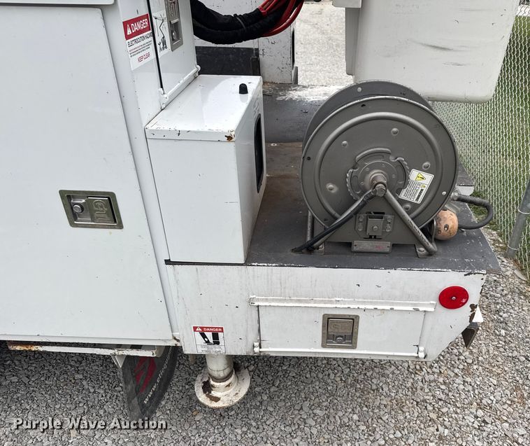 image for item EV1742 2015 Ford  F550 XL Super Duty  bucket truck