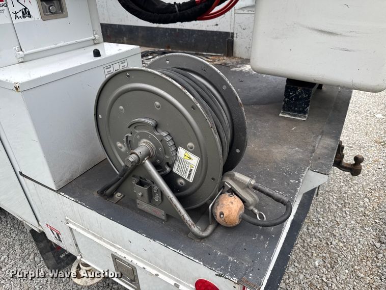 image for item EV1742 2015 Ford  F550 XL Super Duty  bucket truck