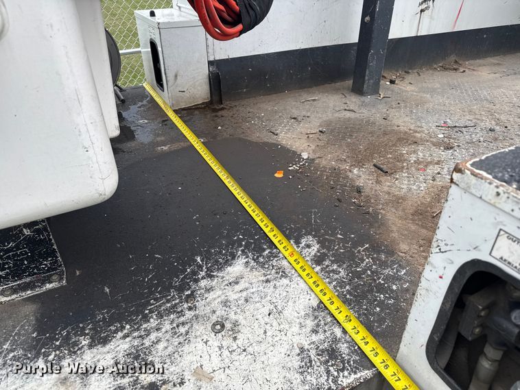 image for item EV1742 2015 Ford  F550 XL Super Duty  bucket truck