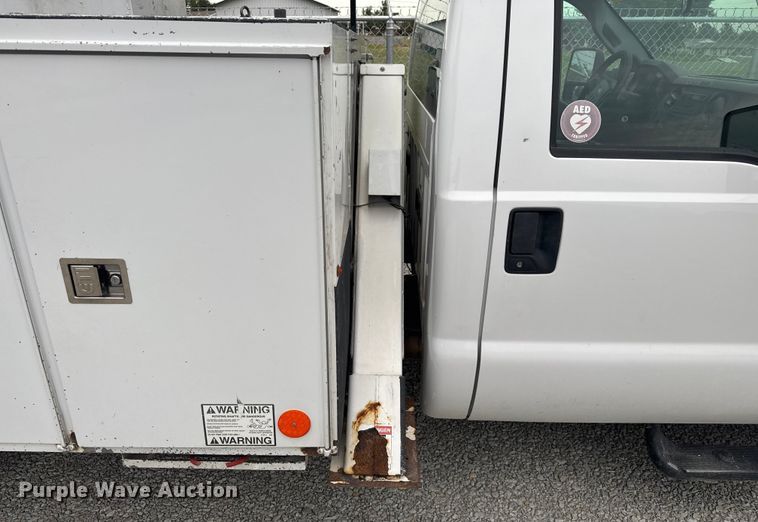 image for item EV1742 2015 Ford  F550 XL Super Duty  bucket truck