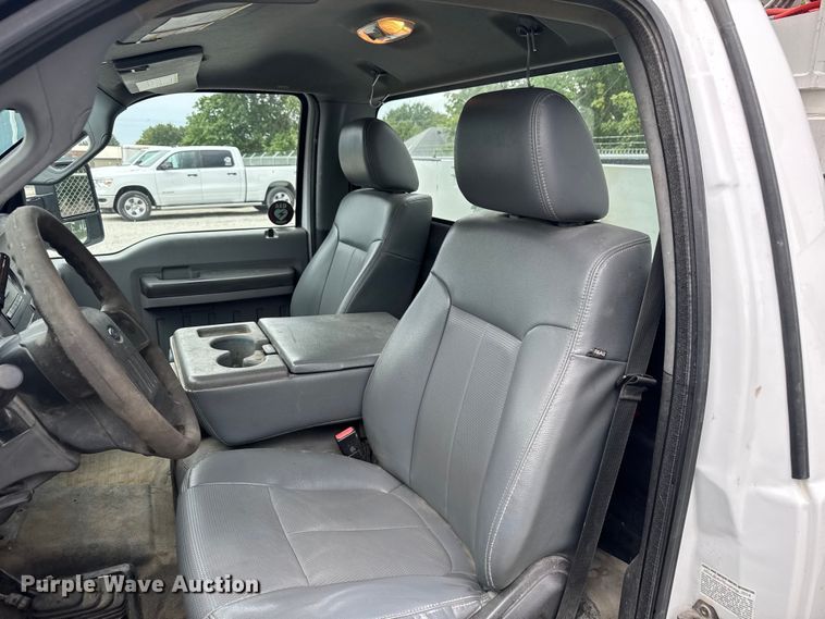 image for item EV1742 2015 Ford  F550 XL Super Duty  bucket truck