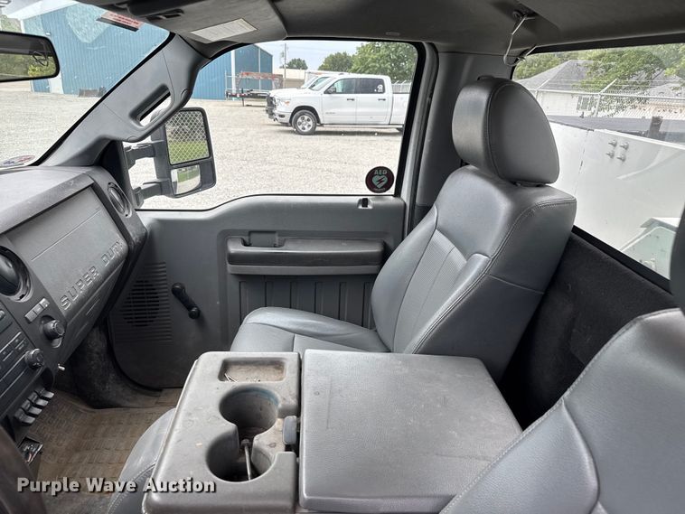 image for item EV1742 2015 Ford  F550 XL Super Duty  bucket truck