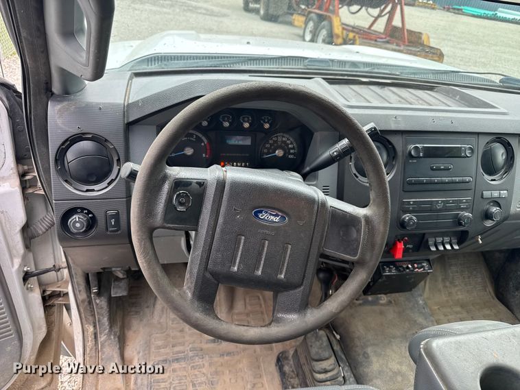 image for item EV1742 2015 Ford  F550 XL Super Duty  bucket truck