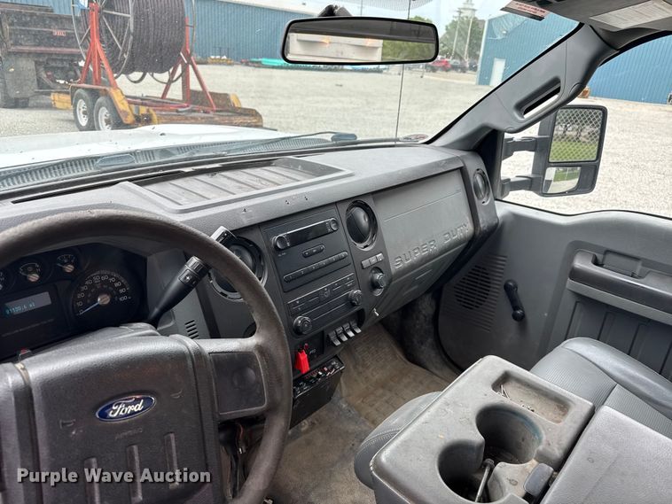 image for item EV1742 2015 Ford  F550 XL Super Duty  bucket truck