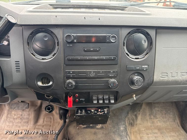 image for item EV1742 2015 Ford  F550 XL Super Duty  bucket truck