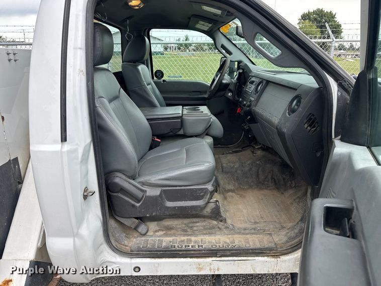 image for item EV1742 2015 Ford  F550 XL Super Duty  bucket truck