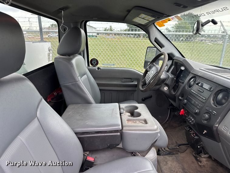 image for item EV1742 2015 Ford  F550 XL Super Duty  bucket truck