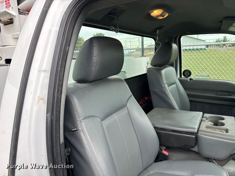 image for item EV1742 2015 Ford  F550 XL Super Duty  bucket truck