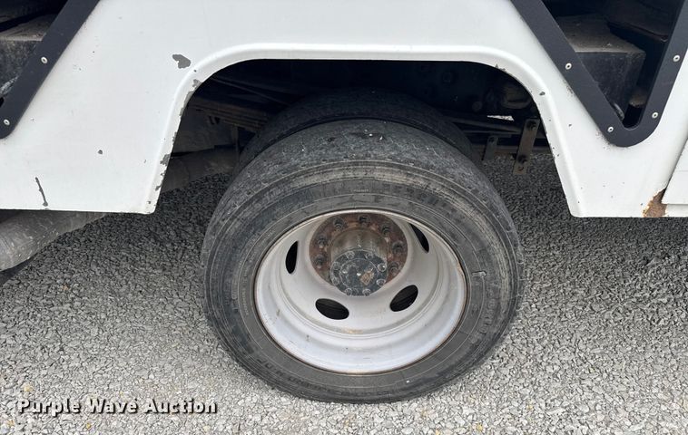 image for item EV1742 2015 Ford  F550 XL Super Duty  bucket truck