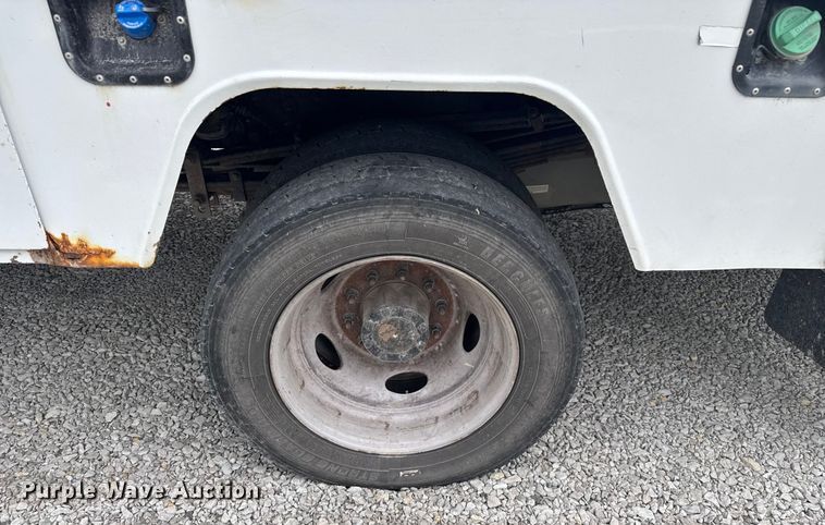 image for item EV1742 2015 Ford  F550 XL Super Duty  bucket truck