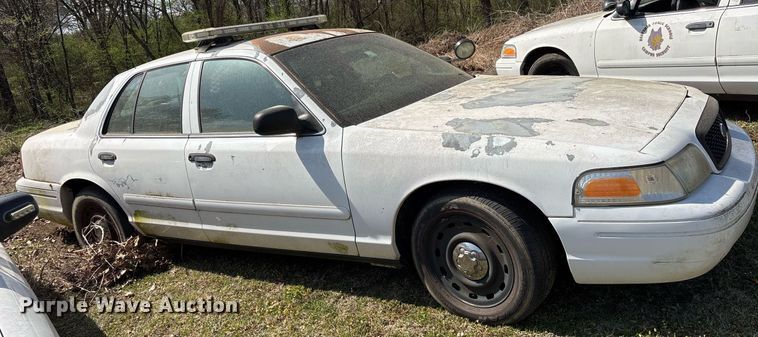 image for item OB9589 2004 Ford Crown Victoria Police Interceptor  