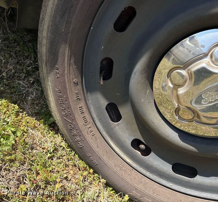 image for item OB9589 2004 Ford Crown Victoria Police Interceptor  