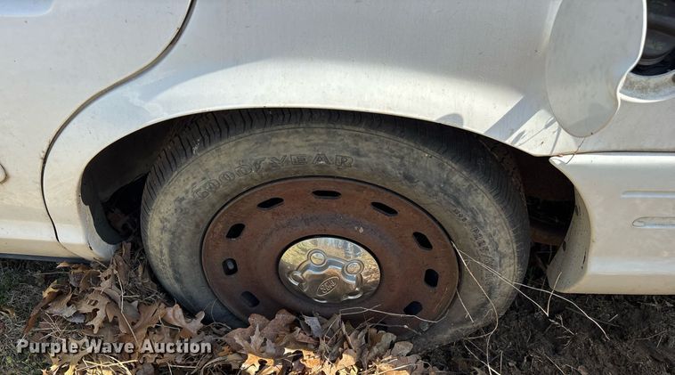 image for item OB9589 2004 Ford Crown Victoria Police Interceptor  