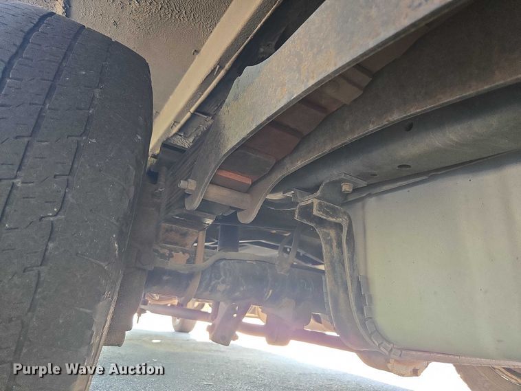 image for item OJ9916 2016 Ford E450 shuttle bus