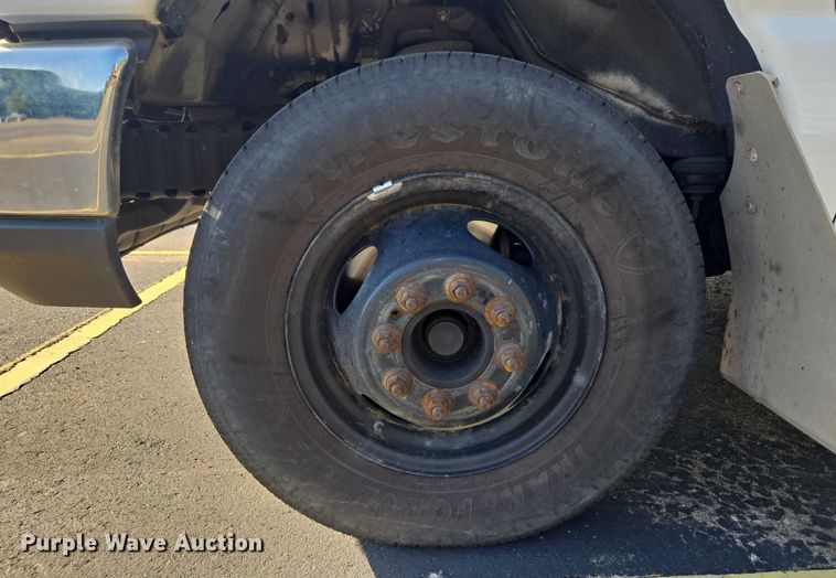 image for item OJ9916 2016 Ford E450 shuttle bus