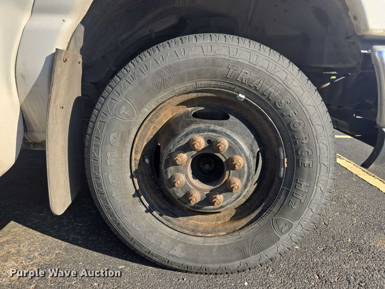 image for item OJ9916 2016 Ford E450 shuttle bus