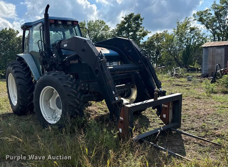 image for item DJ7780 New Holland 8260 MFWD tractor