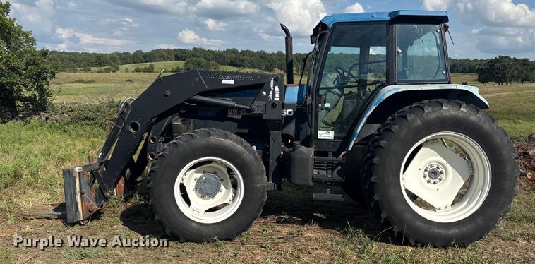 image for item DJ7780 New Holland 8260 MFWD tractor