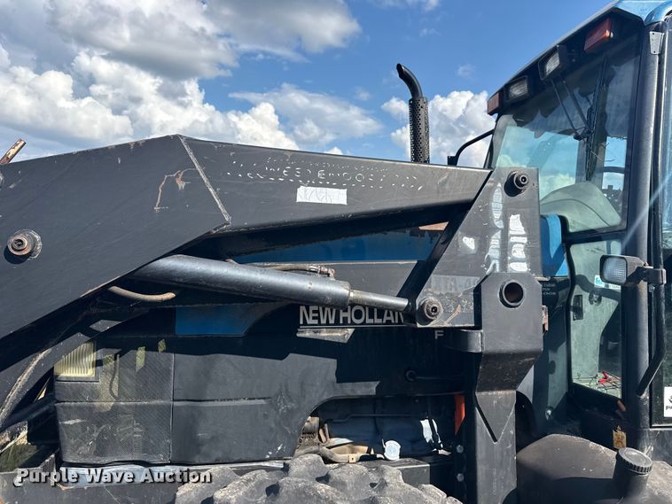 image for item DJ7780 New Holland 8260 MFWD tractor