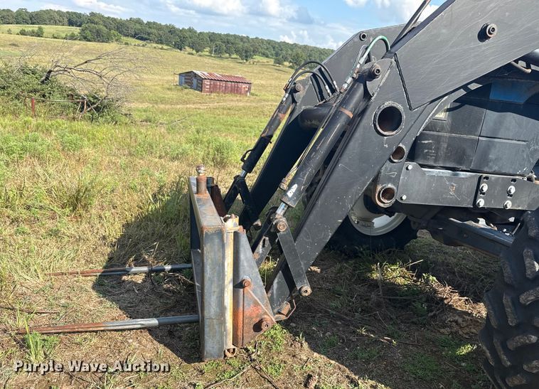 image for item DJ7780 New Holland 8260 MFWD tractor